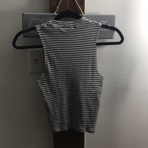 Striped Crop Top - Picture 2 of 2